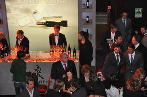 Rafa Nadal junto al stand del Vino de las Piedras de la D.O.P. Cariñena Rafa Nadal junto al stand del Vino de las Piedras de la D.O.P. Cariñena