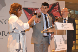 Sandra Barrutia (responsable de la campaña), Antonio Ubide (presidente DOP Cariñena) y José Luis Cam