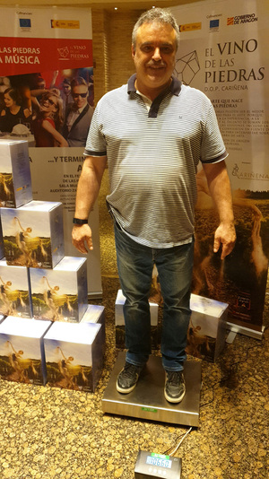 Alberto Viñado pesó en la báscula más de 106 kilos